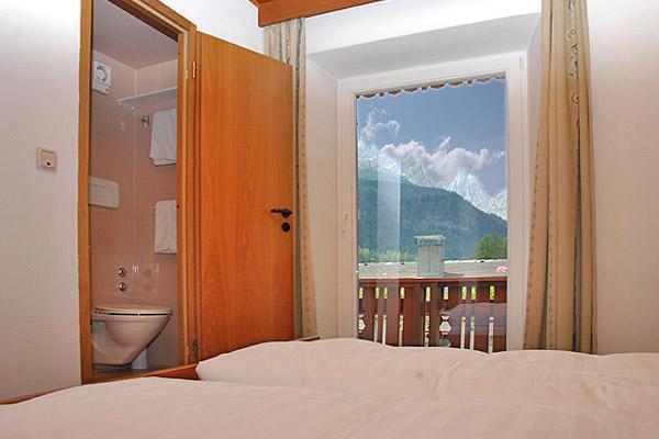 Garni La Rondine Hotel Селва ди Кадоре Екстериор снимка